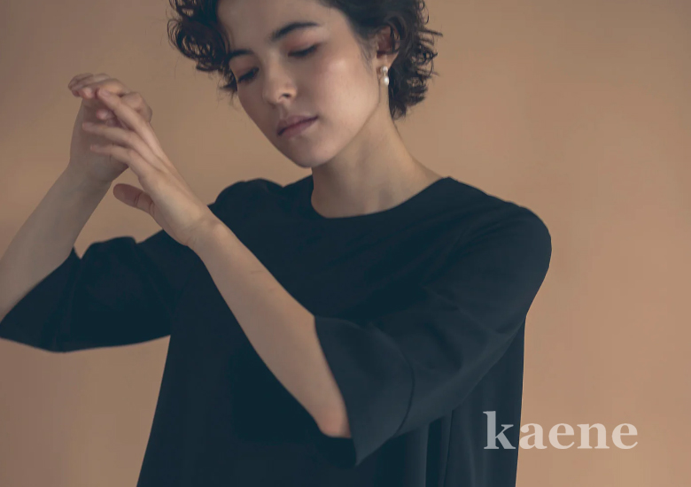 おしゃれなブラックフォーマル(喪服・礼服)30代40代女性レディースを提案するKaene(カエン)の商品