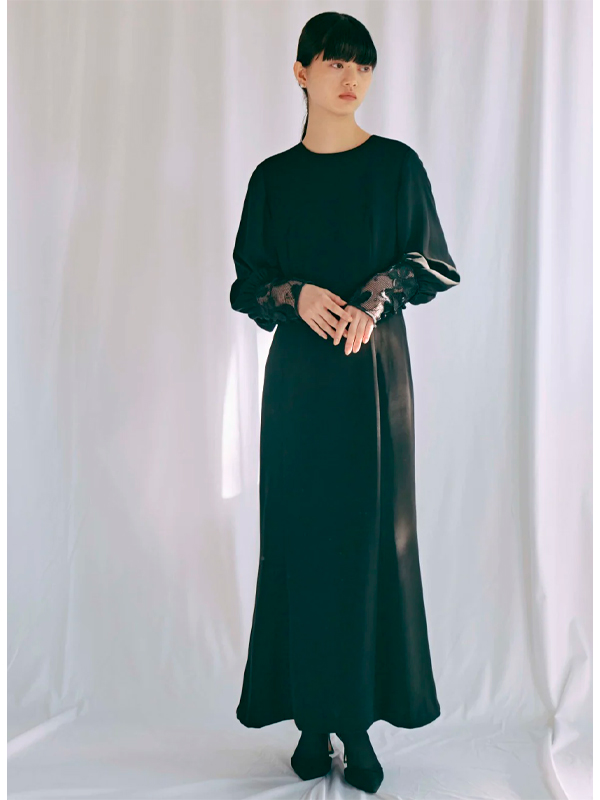 おしゃれなブラックフォーマル(喪服・礼服)30代40代女性レディースを提案するkaene(カエン)の商品
