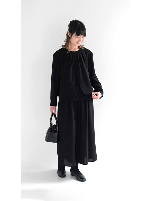 おしゃれなブラックフォーマル(喪服・礼服)30代40代女性レディースを提案するecoloco(エコロコ)の商品