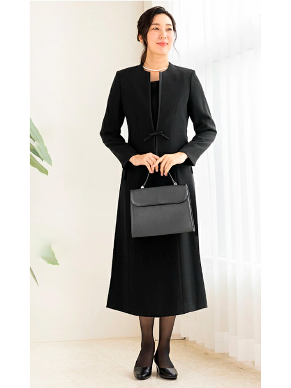 おしゃれなブラックフォーマル(喪服・礼服)30代40代女性レディースを提案するAddRouge(アッドルージュ)の商品