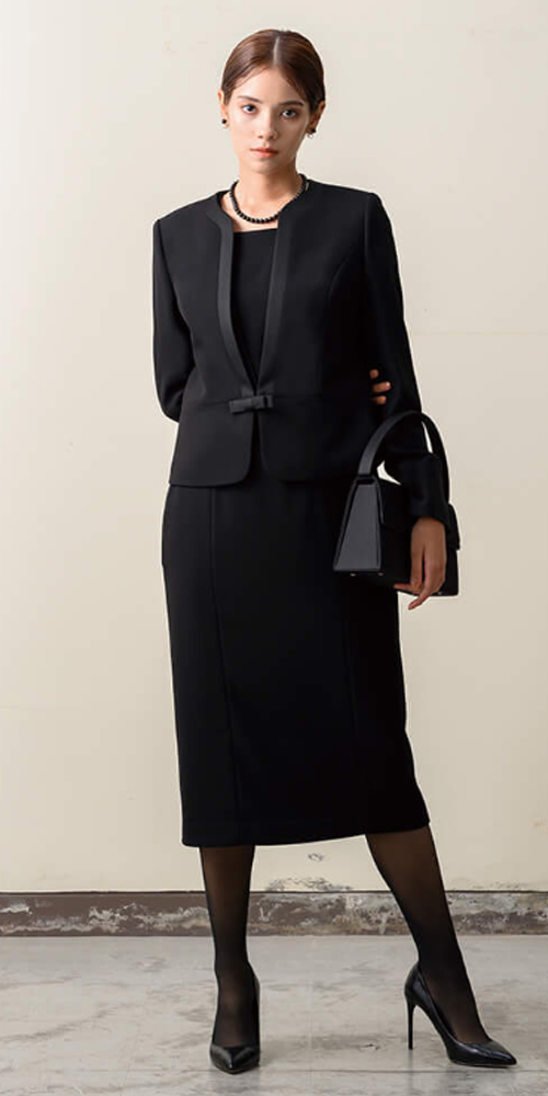 30代40代女性に人気のブラックフォーマル喪服