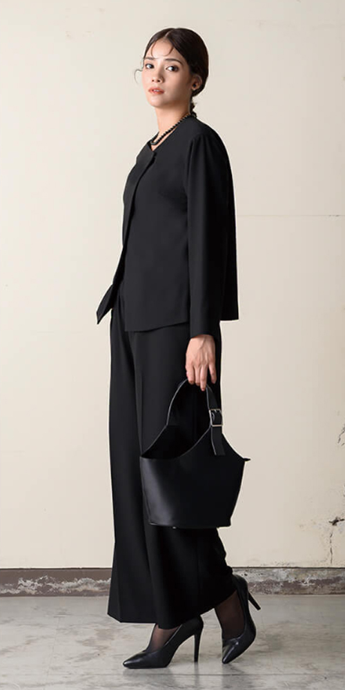 30代40代女性に人気のブラックフォーマル喪服