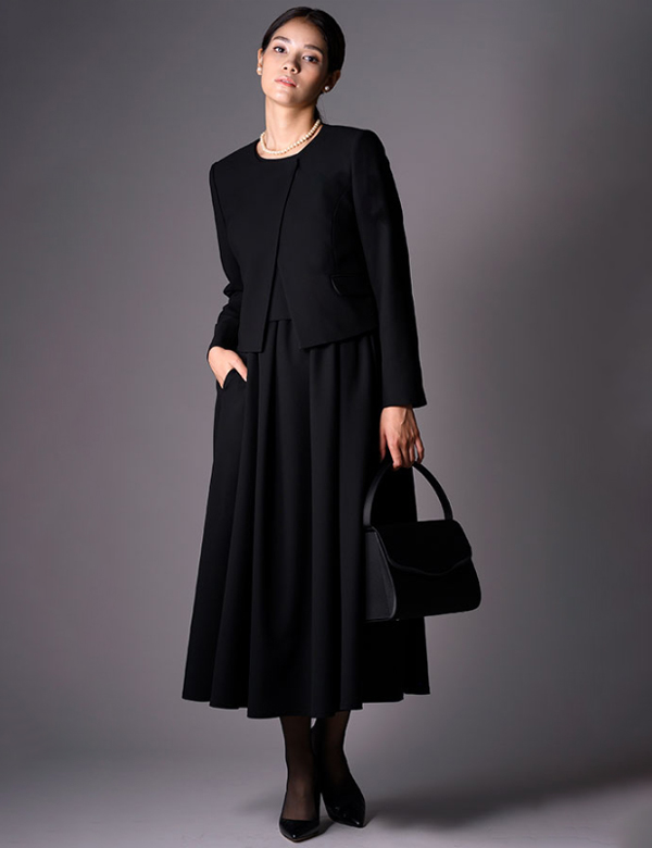 30代40代におすすめするブラックフォーマル通販サイトのRecueilルクイユ