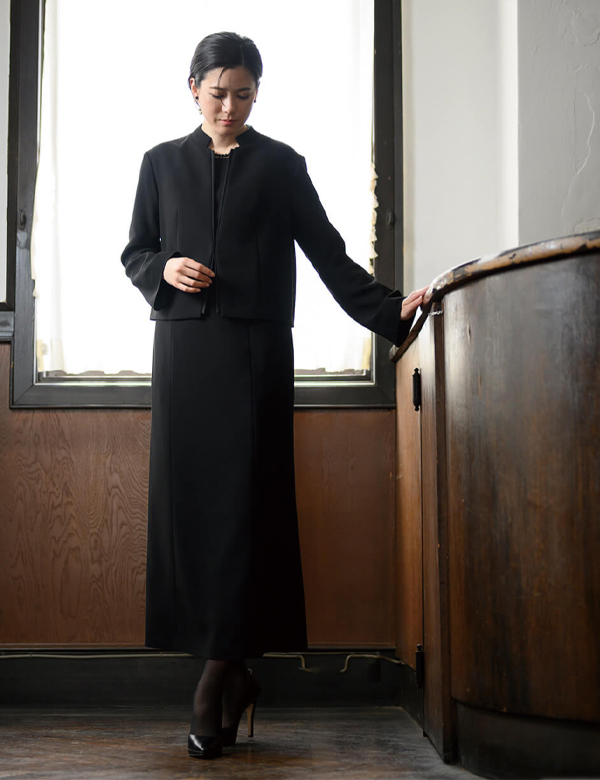 50代におすすめするブラックフォーマル通販サイトのLITHEMISHリトミッシュ"