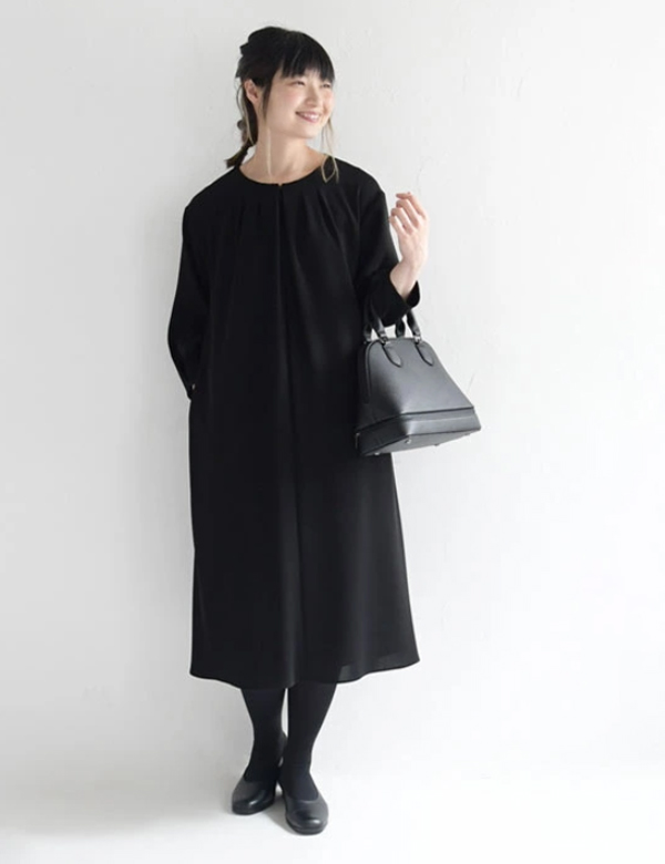 50代におすすめするレディースブラックフォーマル通販サイト