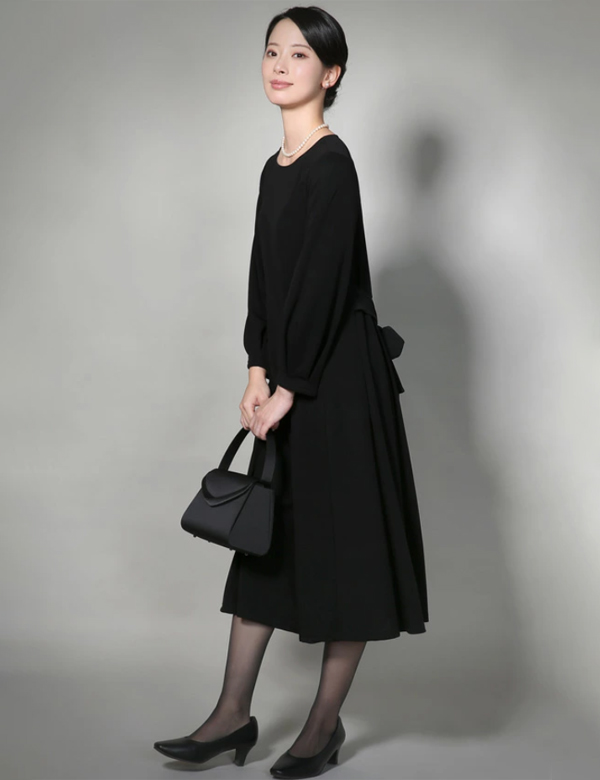 50代におすすめするレディースブラックフォーマル通販サイト