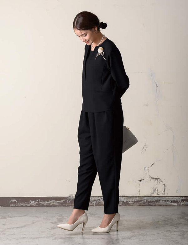 卒業式に着る40代おしゃれなママスーツのおススメ通販サイト