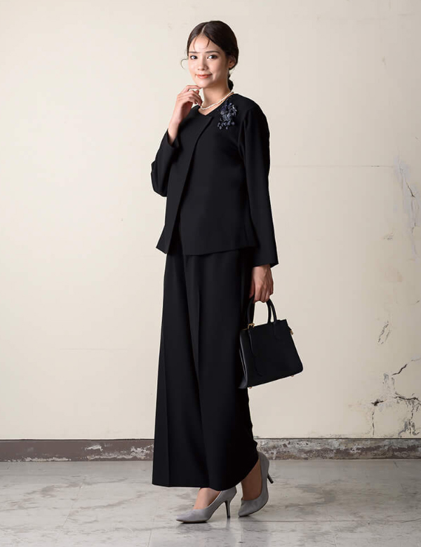 卒業式に着る40代おしゃれなママスーツのおススメ通販サイト